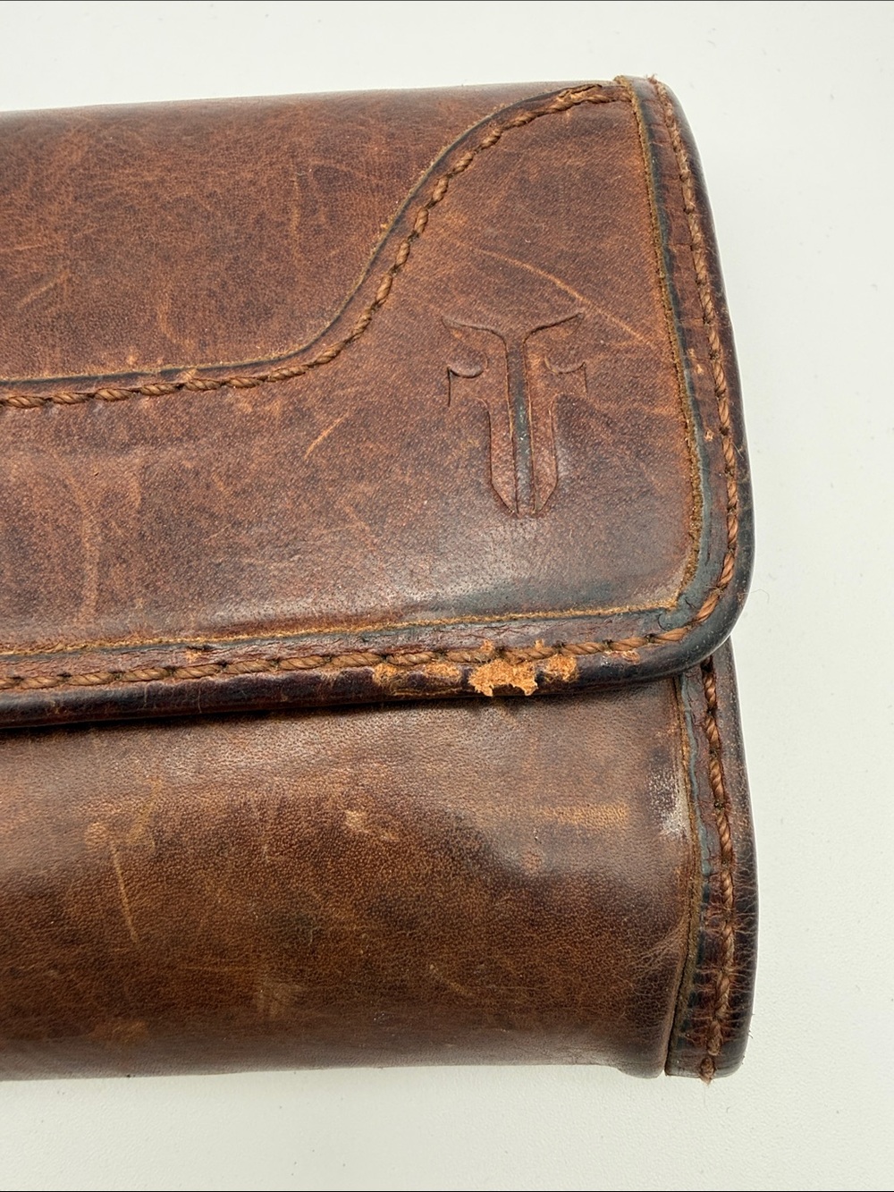 Frye Melissa Antique Leather Trifold Wallet Brown Distressed Patina - Picture 2 of 7